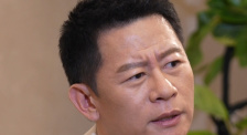 粉色内衣的女儿朋友